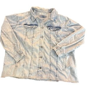 Maurices‎ Plus Size 1X Acid Wash Denim Jacket Frayed Hem Button Front